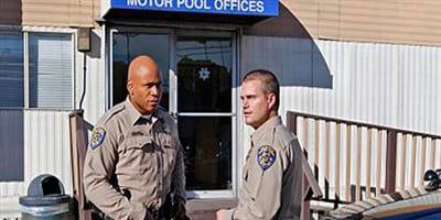 poster de la série Protéger, servir et empocher