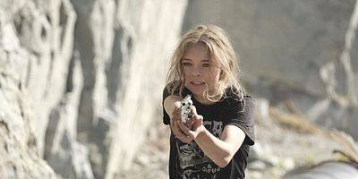 poster de la série Le soleil rouge