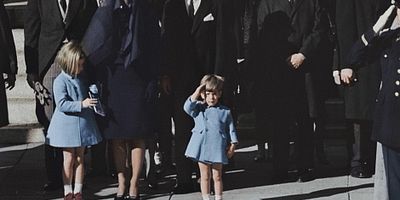 poster de la série La Chute (1963-1991)