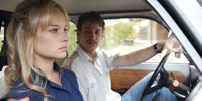 poster de la série Le feu aux poudres