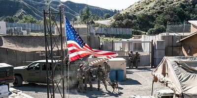 poster de la série En terrain ennemi