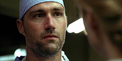 poster de la série Loin de chez elle