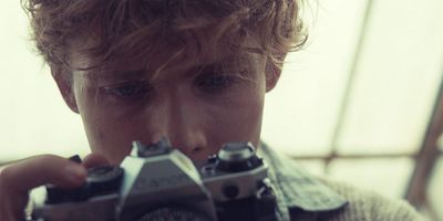 poster de la série Ce qui gît sous terre