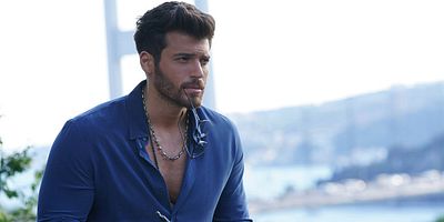 poster de la série Bay Yanlış 8.Bölüm