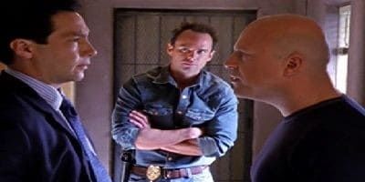 poster de la série Triple jeu