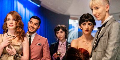 poster de la série Le spectacle doit continuer