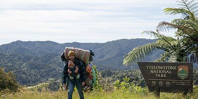 poster de la série Retour aux origines