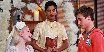 poster de la série Surprise, Luke arrive sur le camp !