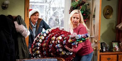 poster de la série Yard Sale, Phone Fail, And A College Betrayal