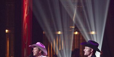 poster de la série Nouveaux arrangements