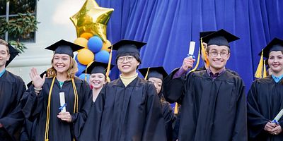 poster de la série Adam diplômé