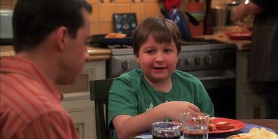 poster de la série Les murs ont des oreilles