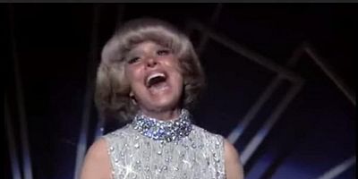 poster de la série Two Grapes on the Vine/Aunt Sylvia/Deductible Divorce