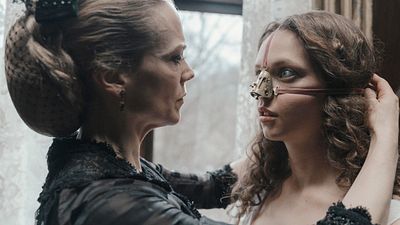 image de la news "Quand Cendrillon rencontre Cronenberg" : découvrez la bande-annonce de ce film qui ne laissera aucun spectateur insensible
