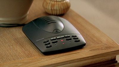 image de la news 9 millions d'entrées et 2 César : c'est la question que tout le monde se pose à la vision de cette comédie culte des années 90 !