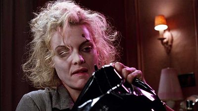 image de la news "On a eu pas mal de problèmes à régler" : Michelle Pfeiffer garde un mauvais souvenir de ce costume mythique créé il y a 34 ans