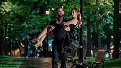 image de la news The Love Hypothesis : la comédie romantique avec Lili Reinhart et Tom Bateman est-elle vraiment l'adaptation du roman à succès ?