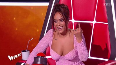 image de la news "Je refuse de changer pour plaire à certains" : la réponse d'Amel Bent (The Voice) aux critiques sur ses tenues