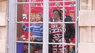 image de la news Séquence émotion à la Star Academy juste avant les évaluations ! Les candidats reçoivent de la visite, Ulysse en pleurs