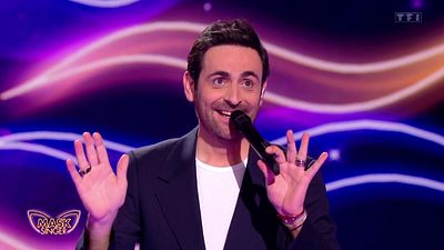 image de la news Camille Combal bientôt à la radio ? Le point sur la rumeur et le salaire "fou" qu'on lui aurait proposé