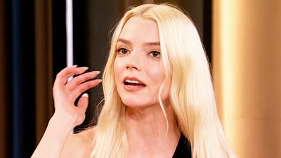 image de la news "Complètement par hasard" : Anya Taylor-Joy a été demandée en mariage à un endroit culte du cinéma !