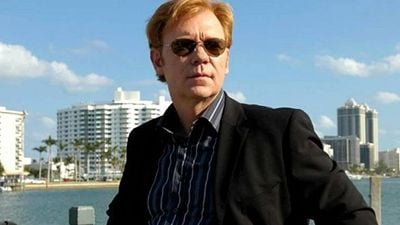image de la news "Son comportement était néfaste" : avant de devenir la star des Experts Miami, David Caruso (Horatio Caine) n'a pas laissé de bons souvenirs sur sa précédente série policière
