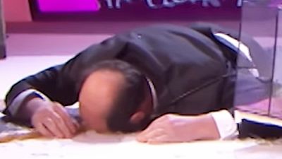 image de la news "Non, ça va, ça va !" : il y 13 ans, la chute incroyable de ce célèbre acteur français sur la scène des César a fait sensation !