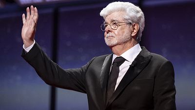 image de la news "C'était un artiste hors pair" : George Lucas et Steven Spielberg rendent hommage au légendaire créateur d'affiches Drew Struzan, à qui ils doivent beaucoup