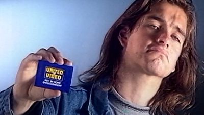 image de la news Oui, c'est bien lui ! Il y a 30 ans, cet acteur néo-zélandais que tout le monde connait aujourd'hui apparaissait pour la première fois dans cette publicité