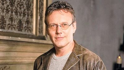 image de la news Il a incarné le flegmatique Giles de Buffy contre les vampires : Anthony Head est mort à l'âge de 72 ans