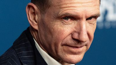image de la news "Ma carrière est finie" : il y a 27 ans, Ralph Fiennes était persuadé d'avoir commis une irréparable erreur en acceptant de jouer dans ce "navet"