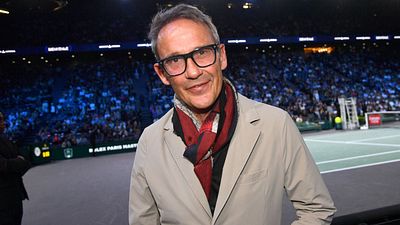 image de la news "Il va falloir de la place", Julien Courbet réagit à l’arrivée d’Anne-Sophie Lapix ! Va-t-il bientôt partir ?