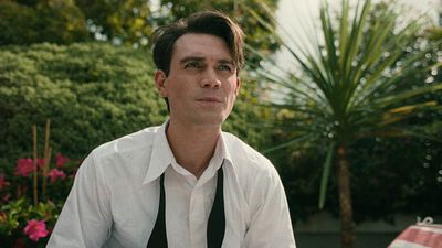image de la news Premières images Jimmy : le biopic sur James Stewart s'attire déjà les moqueries de la Toile