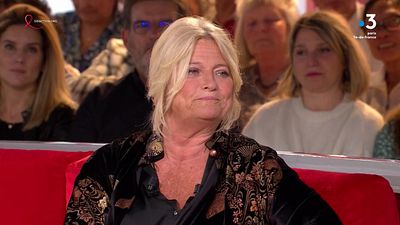 image de la news Marina Carrère d'Encausse dévoile la date du dernier numéro du Magazine de la santé, et c'est très très bientôt !