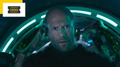 image de la news Jason Statham sur un jet-ski avec un harpon pour affronter des requins... Non, vous ne rêvez pas !