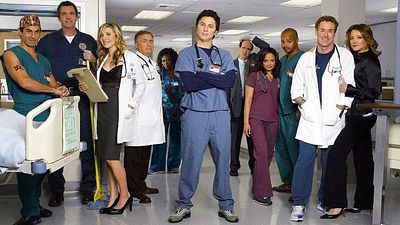 image de la news Après plus de 10 ans d'absence, cette série médicale culte des années 2000 sera bientôt de retour avec une partie du casting d'origine