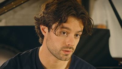 image de la news Tout pour la lumière en avance : renvoyé, Julian a une ultime chance de revenir au Studio... ce qui vous attend dans l'épisode 50 du vendredi 22 août 2025 [SPOILERS]