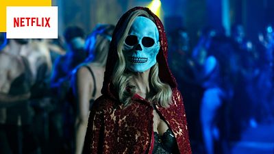 image de la news "Ma mâchoire est sur le sol" : cette pluie d'acide dans une boîte de nuit est l'une des scènes les plus démentes de l'année... à voir sur Netflix !