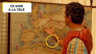 image de la news Astérix Mission Cléopâtre : faites pause à 41 minutes et 18 secondes et regardez à gauche d'Alain Chabat, personne n'avait remarqué ce petit détail