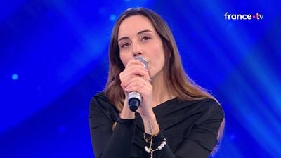 image de la news Exclu. N’oubliez pas les paroles : Sandy nous donne son astuce anti-stress “avant de rentrer sur le plateau”