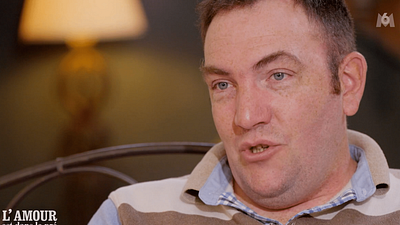 image de la news L'amour est dans le pré : Anthony débarque au bilan, Karine Le Marchand lui rentre dedans ! Ce qui vous attend ce soir