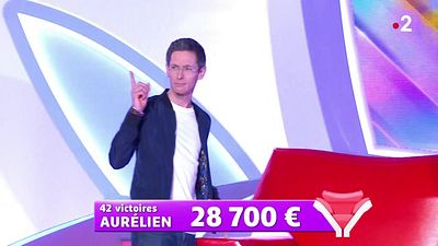 image de la news Aurélien (Tout le monde veut prendre sa place) se fait piquer son fauteuil de champion par un candidat, il réagit