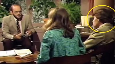 image de la news Aujourd'hui, tout le monde le connaît, mais il y a 43 ans, il faisait ses premiers pas à l'écran. L'avez-vous reconnu ?