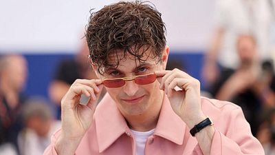 image de la news "J’aimerais l'adapter un jour au cinéma" : le premier roman de Raphael Quenard pourrait devenir un film !