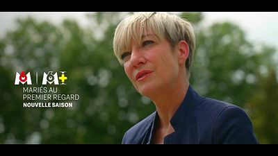 image de la news Mariés au premier regard : une candidate se réveille avec "des plaques de stress partout" à quelques heures de son mariage ! Estelle Dossin intervient...