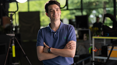 image de la news [EXCLU] Ici tout commence : "On va découvrir une nouvelle facette de Ferdinand"... Simon Dartois revient pour un été sous haute tension