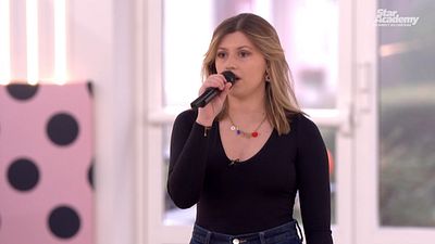 image de la news Marine dévoile son single durant les évaluations de la Star Academy, les internautes en colère à cause d'un détail !