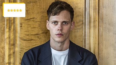 image de la news "Une véritable oeuvre d'art" : noté 3,8 sur 5, c'est le meilleur film de Bill Skarsgard… et il se passe à Paris