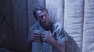 image de la news L'antre de la folie : c'est l'un des meilleurs films de John Carpenter, et le maître de l'horreur a caché une surprise dedans !