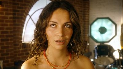 image de la news Tout pour la lumière en avance : Victoria s'acharne contre Solenn... ce qui vous attend dans l'épisode 42 du mardi 12 août 2025 [SPOILERS]